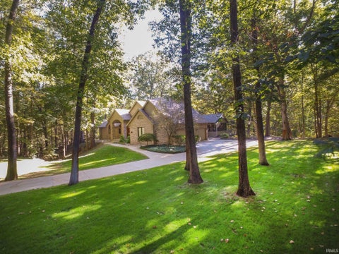 Tiny photo for 811 Deerwood Ridge, Lafayette, IN 47905 (MLS # 202642662)
