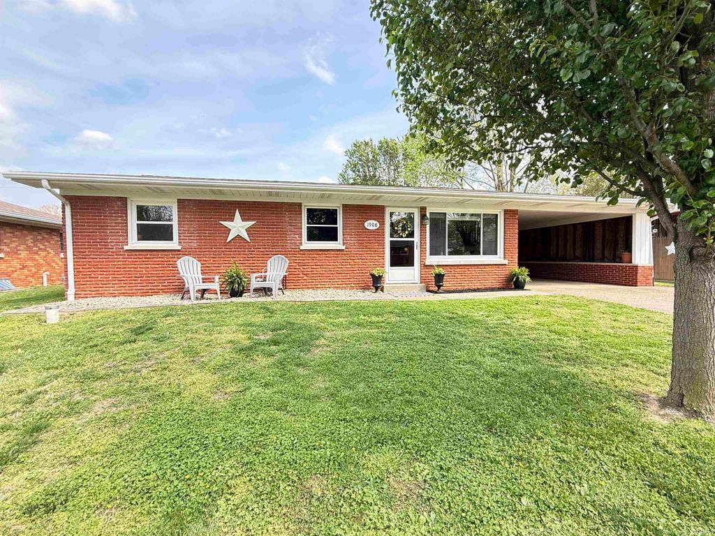 Photo of 1908 Chickasaw Drive, Evansville, IN 47715 (MLS # 202612560)