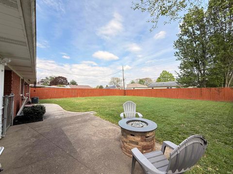 Tiny photo for 1908 Chickasaw Drive, Evansville, IN 47715 (MLS # 202612560)