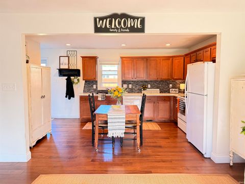 Tiny photo for 1908 Chickasaw Drive, Evansville, IN 47715 (MLS # 202612560)