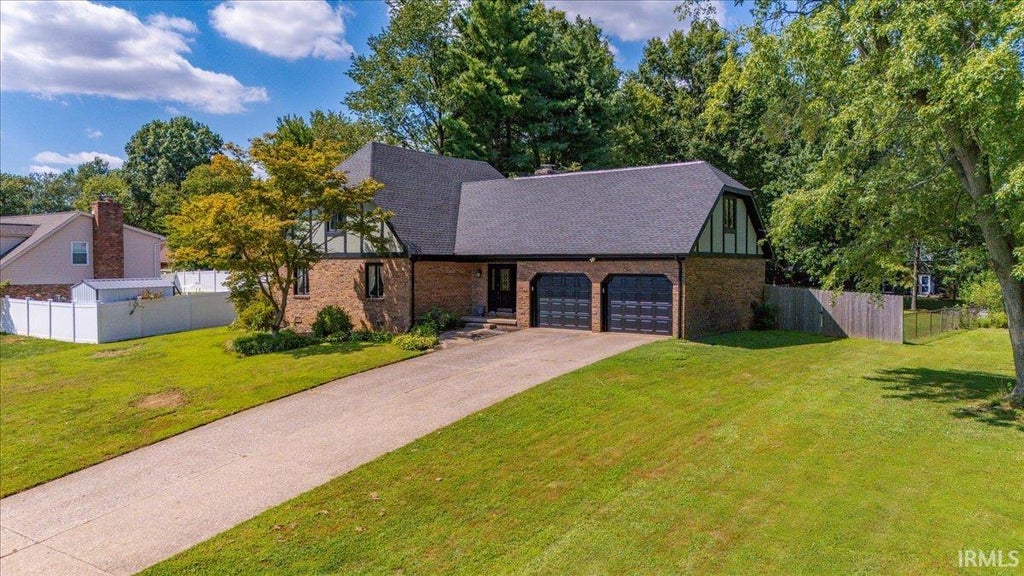 Photo of 5588 Sherwood Court, Newburgh, IN 47630 (MLS # 202633821)