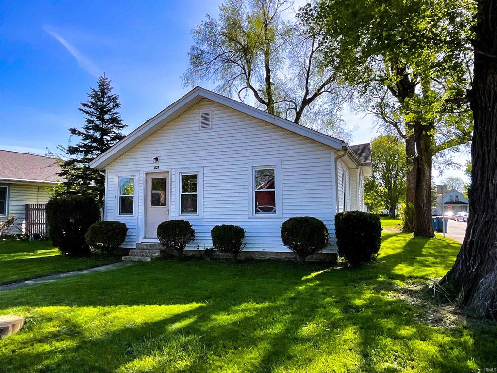 Photo of 627 S Morgan Street, Bluffton, IN 46714 (MLS # 202616453)