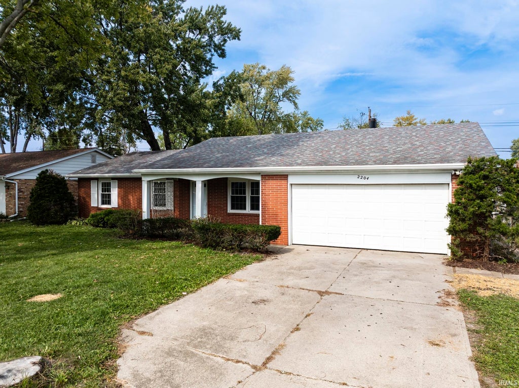 Photo of 2204 W Purdue Avenue, Muncie, IN 47304 (MLS # 202641243)