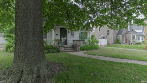 Tiny photo for 1336 E South Street, South Bend, IN 46615 (MLS # 202623142)