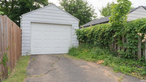 Tiny photo for 1336 E South Street, South Bend, IN 46615 (MLS # 202623142)