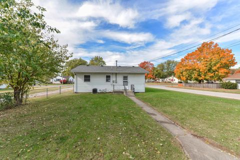 Tiny photo for 2121 N 24th Street, Lafayette, IN 47904 (MLS # 202543910)