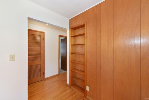 Tiny photo for 2121 N 24th Street, Lafayette, IN 47904 (MLS # 202543910)