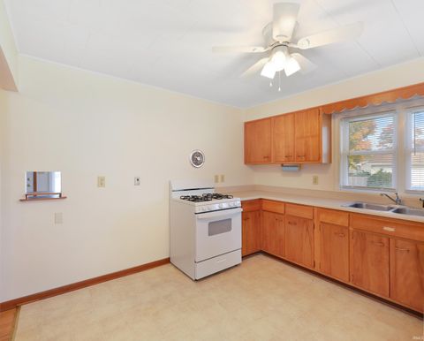 Tiny photo for 2121 N 24th Street, Lafayette, IN 47904 (MLS # 202543910)