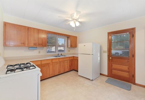 Tiny photo for 2121 N 24th Street, Lafayette, IN 47904 (MLS # 202543910)