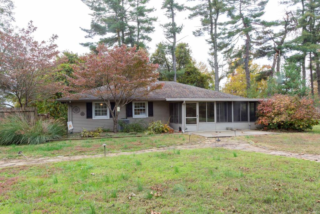 Photo of 2233 Folsomville Road, Boonville, IN 47601 (MLS # 202545261)