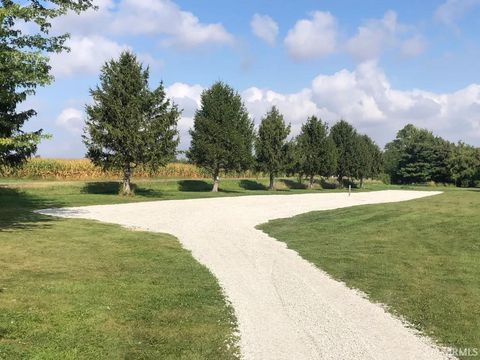 Tiny photo for 625 N State 75 Road, Flora, IN 46929 (MLS # 202507810)