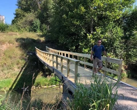 Tiny photo for 625 N State 75 Road, Flora, IN 46929 (MLS # 202507810)