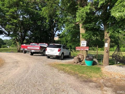 Tiny photo for 625 N State 75 Road, Flora, IN 46929 (MLS # 202507810)