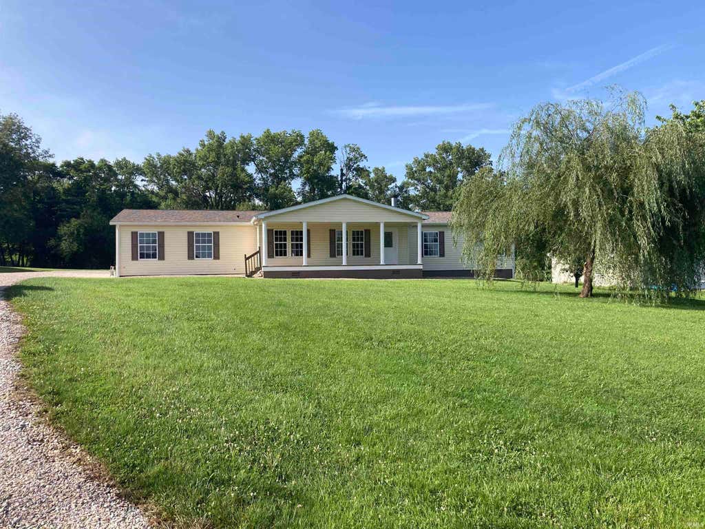 Photo of 10426 E Main Street, Oakland City, IN 47660 (MLS # 202626147)
