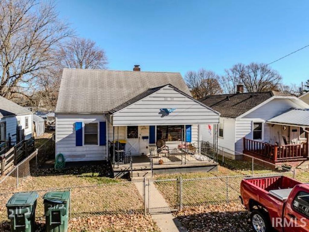 Photo of 2112 S Beacon Street, Muncie, IN 47302 (MLS # 202546680)