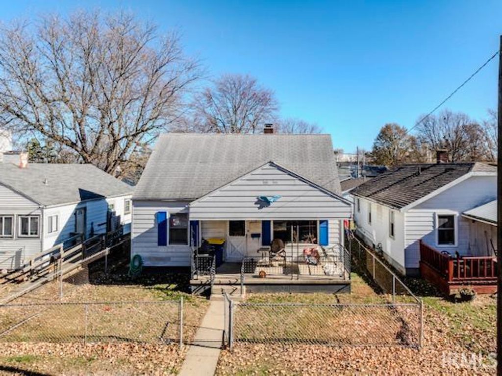 Photo of 2112 S Beacon Street, Muncie, IN 47302 (MLS # 202546680)