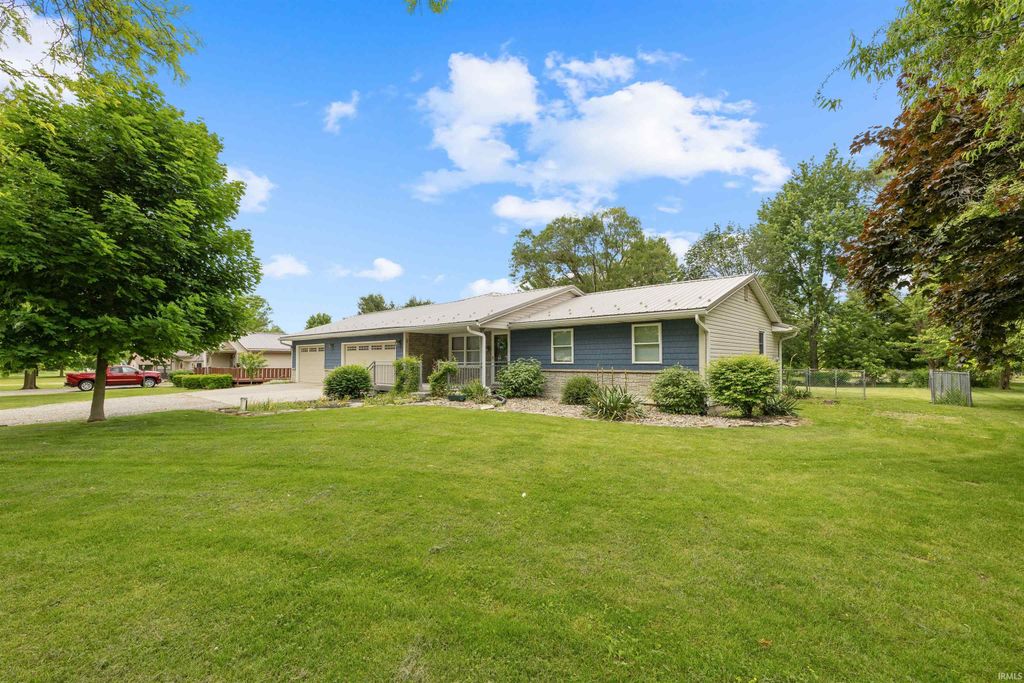 Photo of 2841 County Road 36 Road, Auburn, IN 46706 (MLS # 202621175)