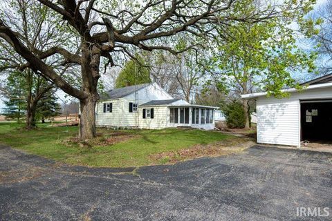 Tiny photo for 3760 E 300 N Road, Marion, IN 46952 (MLS # 202612493)