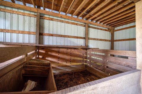 Tiny photo for 3760 E 300 N Road, Marion, IN 46952 (MLS # 202612493)