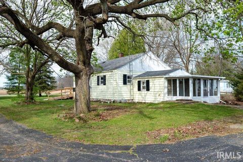 Tiny photo for 3760 E 300 N Road, Marion, IN 46952 (MLS # 202612493)