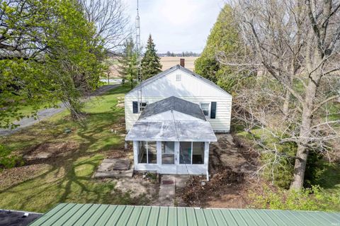 Tiny photo for 3760 E 300 N Road, Marion, IN 46952 (MLS # 202612493)