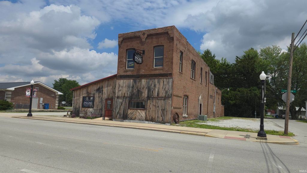 Photo for 304 N Jefferson Street, Converse, IN 46919 (MLS # 202520941)