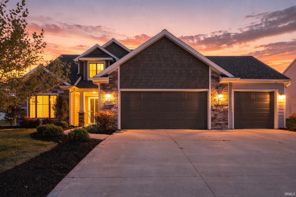 Photo of 9682 Banbury Trail, Fort Wayne, IN 46818 (MLS # 202639993)