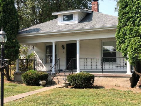 Photo of 520 W 11th Street, Peru, IN 46970 (MLS # 202530368)
