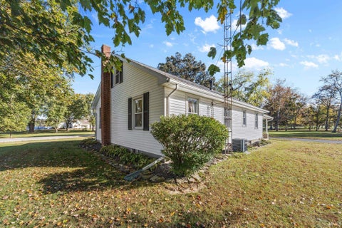 Tiny photo for 5426 E Jasper Dubois Road, Dubois, IN 47527 (MLS # 202643766)
