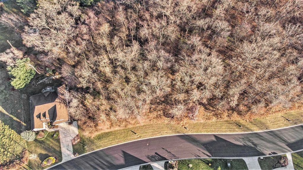 Photo of 53232 Summer Breeze Drive #A, South Bend, IN 46637 (MLS # 202600893)