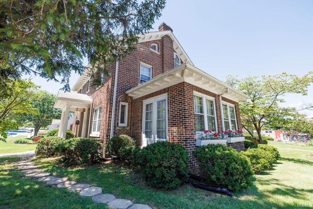 Photo of 1331 E Atwater Avenue, Bloomington, IN 47401 (MLS # 202629125)