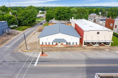 Tiny photo for 300 N Market Street, Mount Carmel, IL 62863 (MLS # 202548656)