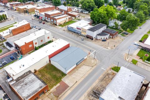 Tiny photo for 300 N Market Street, Mount Carmel, IL 62863 (MLS # 202548656)