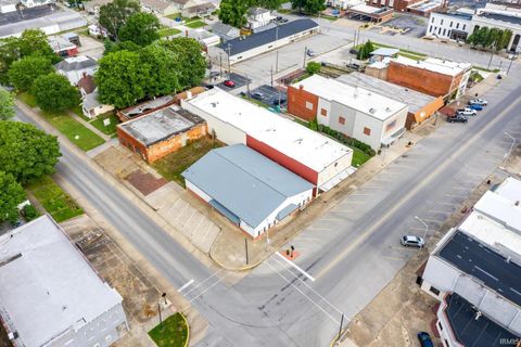 Tiny photo for 300 N Market Street, Mount Carmel, IL 62863 (MLS # 202548656)
