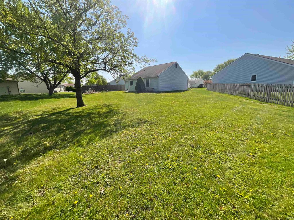 Photo of 614 Plainfield Drive, Fort Wayne, IN 46825 (MLS # 202614303)