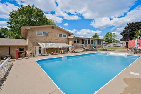 Tiny photo for 3030 S Albright Road, Kokomo, IN 46902 (MLS # 202534550)