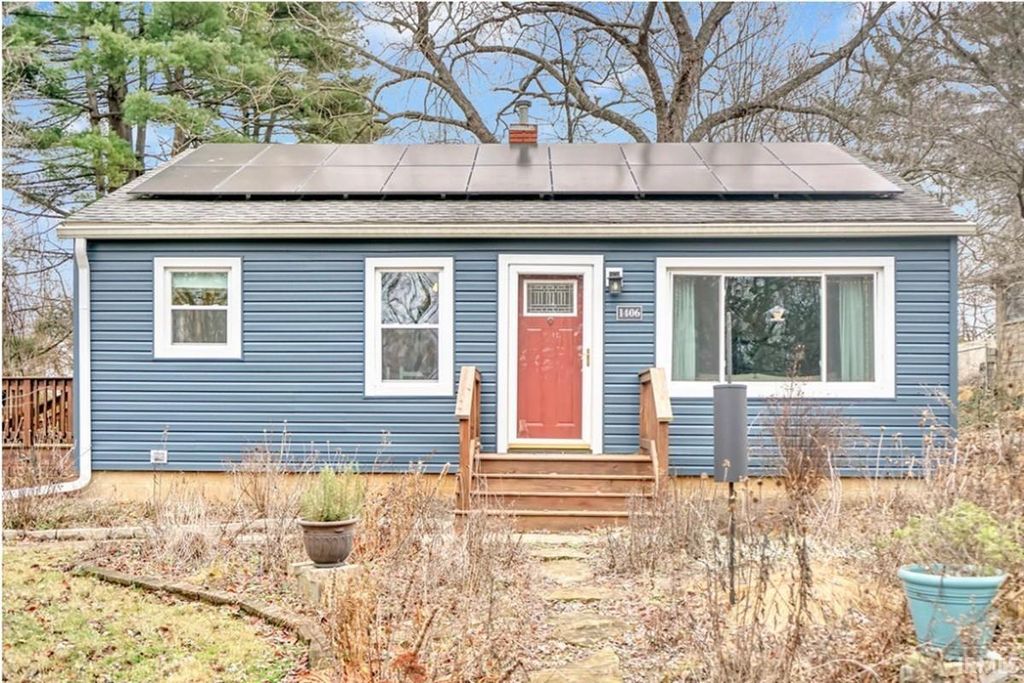 Photo of 1406 N Kinser Pike, Bloomington, IN 47404 (MLS # 202548806)