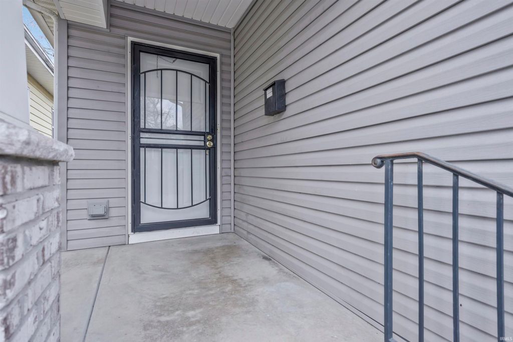 Photo of 211 S Bedford Avenue, Evansville, IN 47713 (MLS # 202604952)