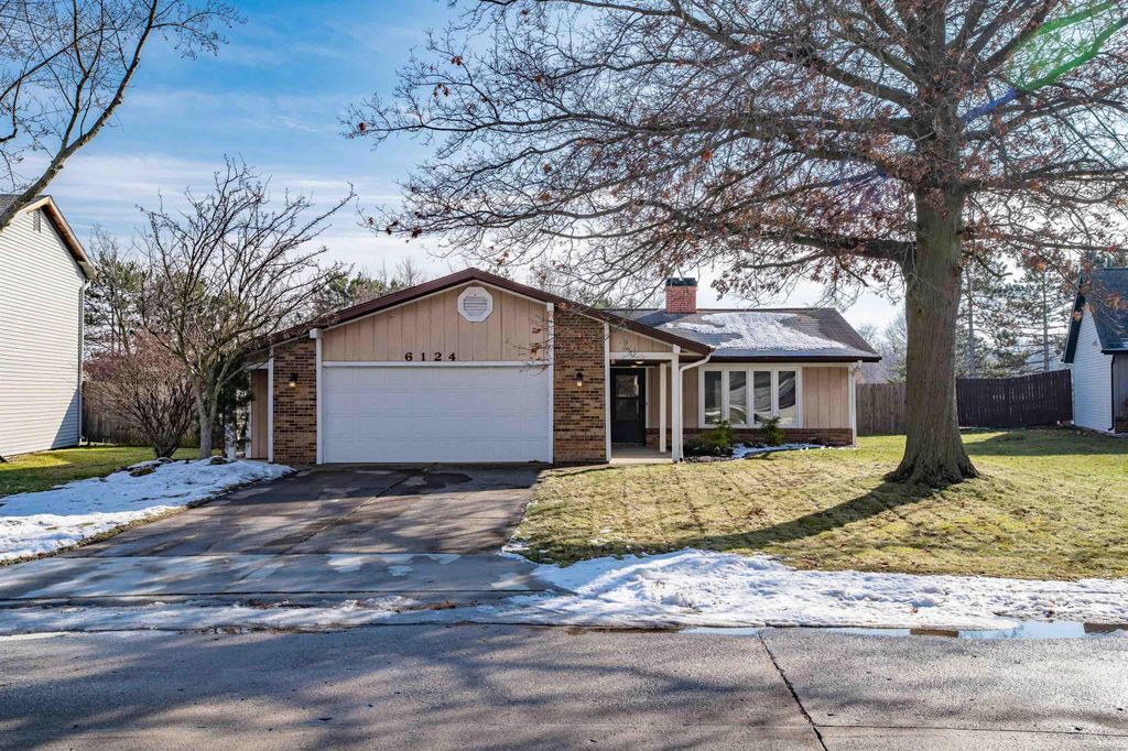 Photo of 6124 Millhollow Lane, Fort Wayne, IN 46815 (MLS # 202549349)