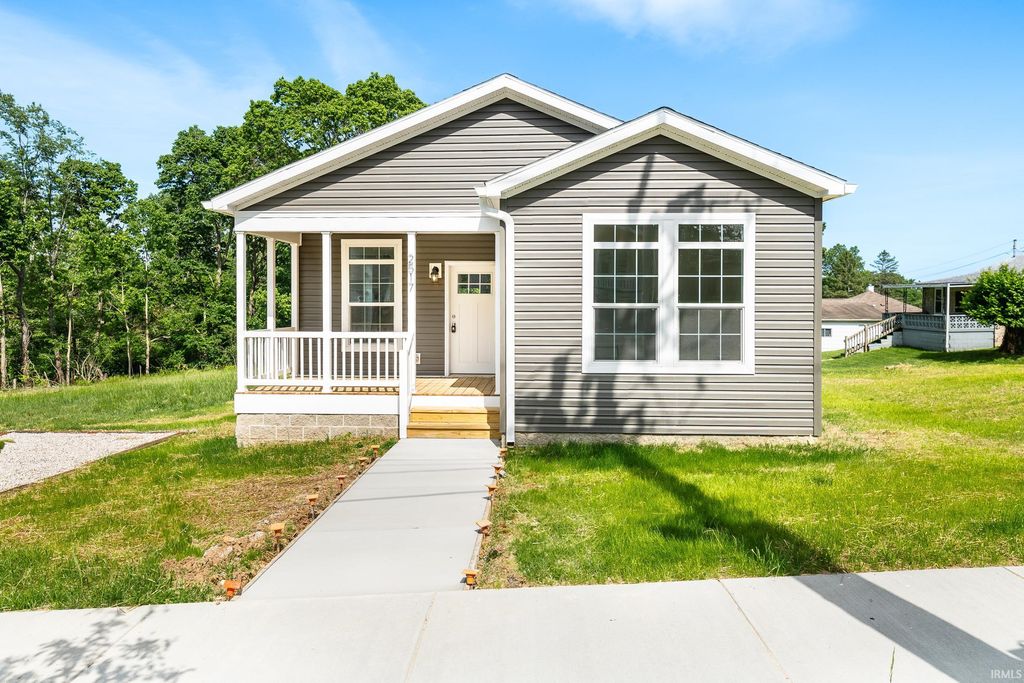 Photo of 2517 S Banta Avenue, Bloomington, IN 47403 (MLS # 202548707)