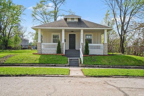 Photo of 1909 S Lafayette Boulevard, South Bend, IN 46613 (MLS # 202614658)