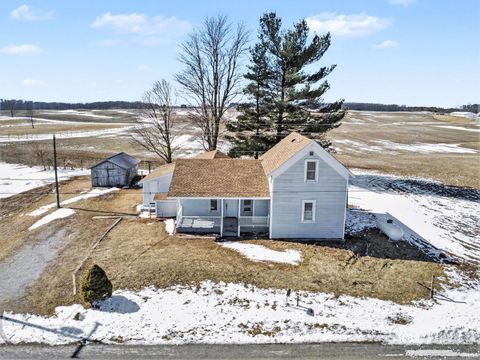 Tiny photo for 1862 S 1600 E Road, Silver Lake, IN 46982 (MLS # 202606287)