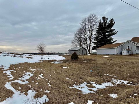 Tiny photo for 1862 S 1600 E Road, Silver Lake, IN 46982 (MLS # 202606287)