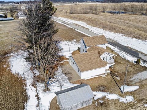 Tiny photo for 1862 S 1600 E Road, Silver Lake, IN 46982 (MLS # 202606287)