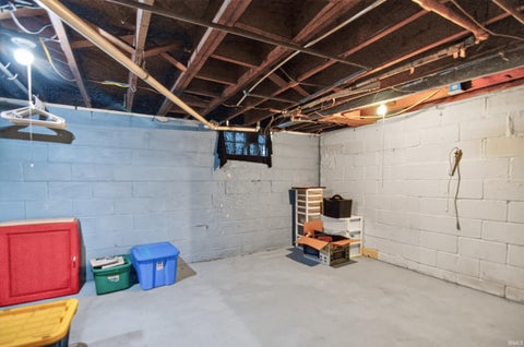 Tiny photo for 805 S 30th Street, South Bend, IN 46615 (MLS # 202644928)