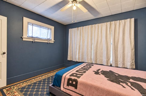 Tiny photo for 805 S 30th Street, South Bend, IN 46615 (MLS # 202644928)
