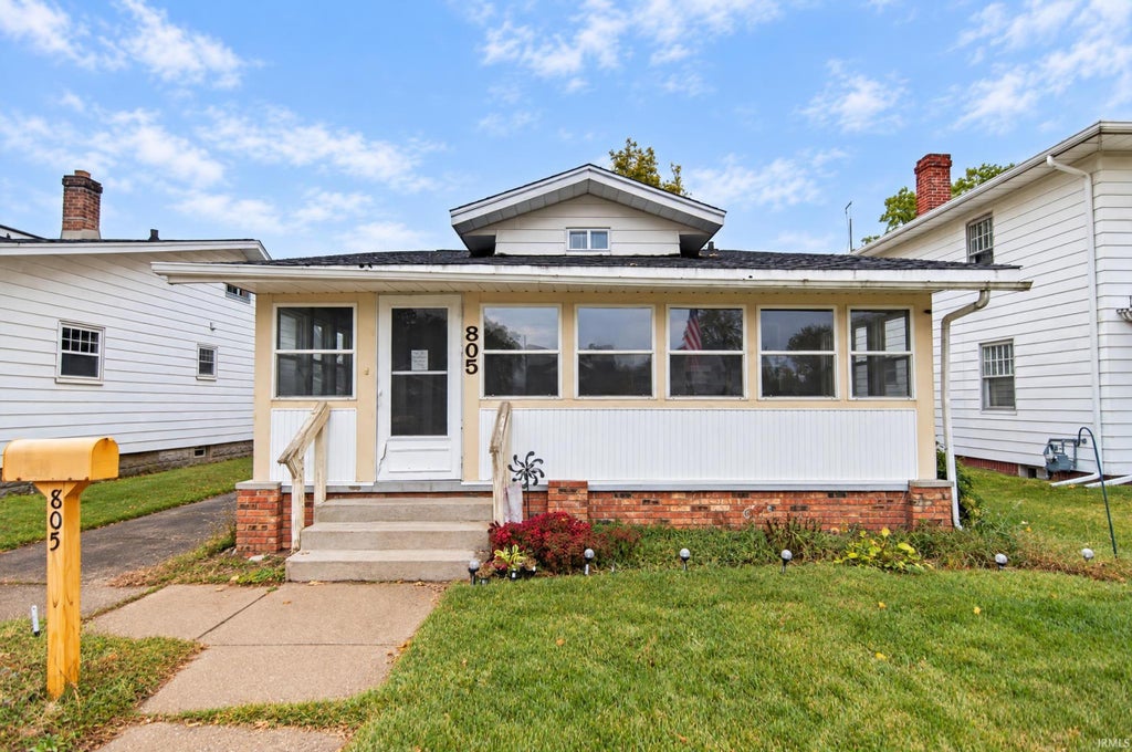 Photo of 805 S 30th Street, South Bend, IN 46615 (MLS # 202644928)