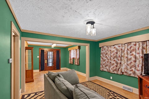 Tiny photo for 805 S 30th Street, South Bend, IN 46615 (MLS # 202644928)