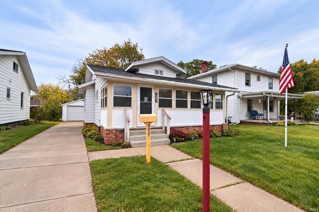 Photo of 805 S 30th Street, South Bend, IN 46615 (MLS # 202644928)