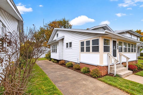 Tiny photo for 805 S 30th Street, South Bend, IN 46615 (MLS # 202644928)